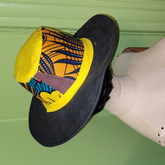 Hat - Picture 3 of 7